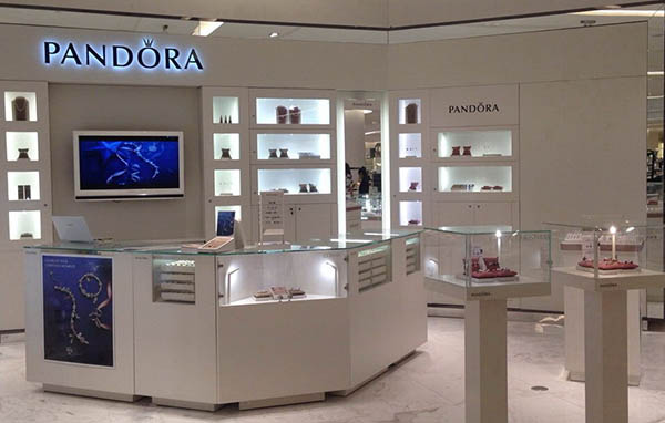 Pandora emquartier deals