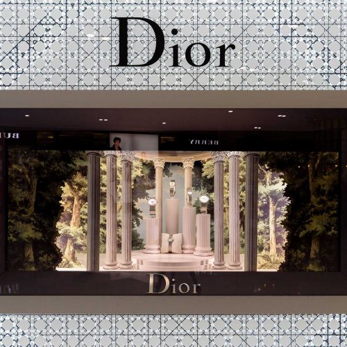 Dior แฟชั่นแบรนด์ดังจากประเทศฝรั่งเศส ช้อปได้ ที่ 