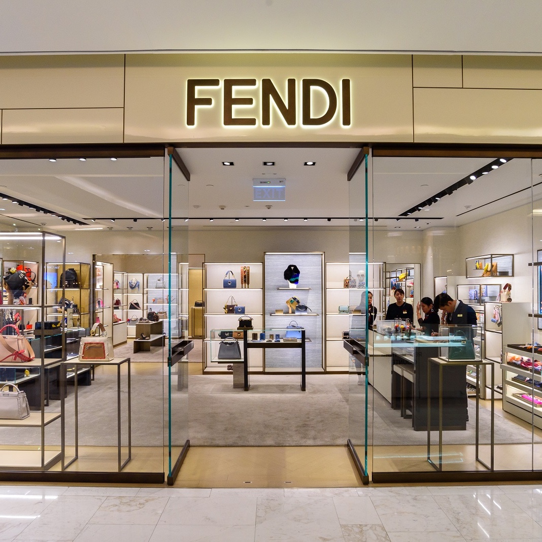 Fendi แฟชั่นแบรนด์ดังส่งตรงจากกรุงโรม ช้อปได้ที่ 