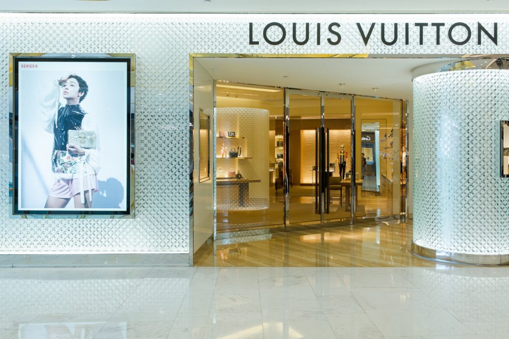 Louis Vuitton สุดยอดแบรนด์ไฮเอนระดับโลก ที่ Emporium