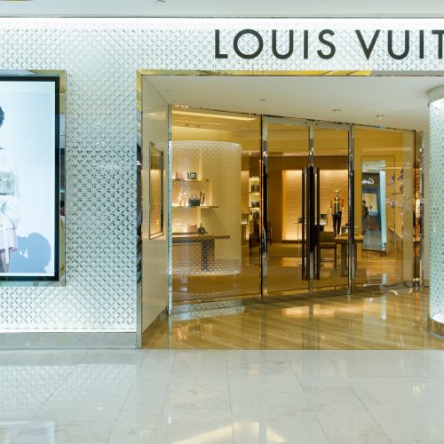 Louis Vuitton สุดยอดแบรนด์ไฮเอนระดับโลก ที่ Emporium