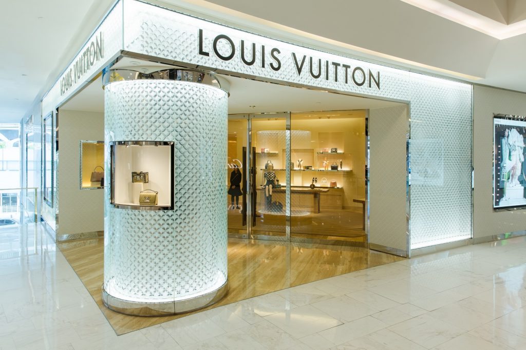 Louis Vuitton สุดยอดแบรนด์ไฮเอนระดับโลก ที่ Emporium