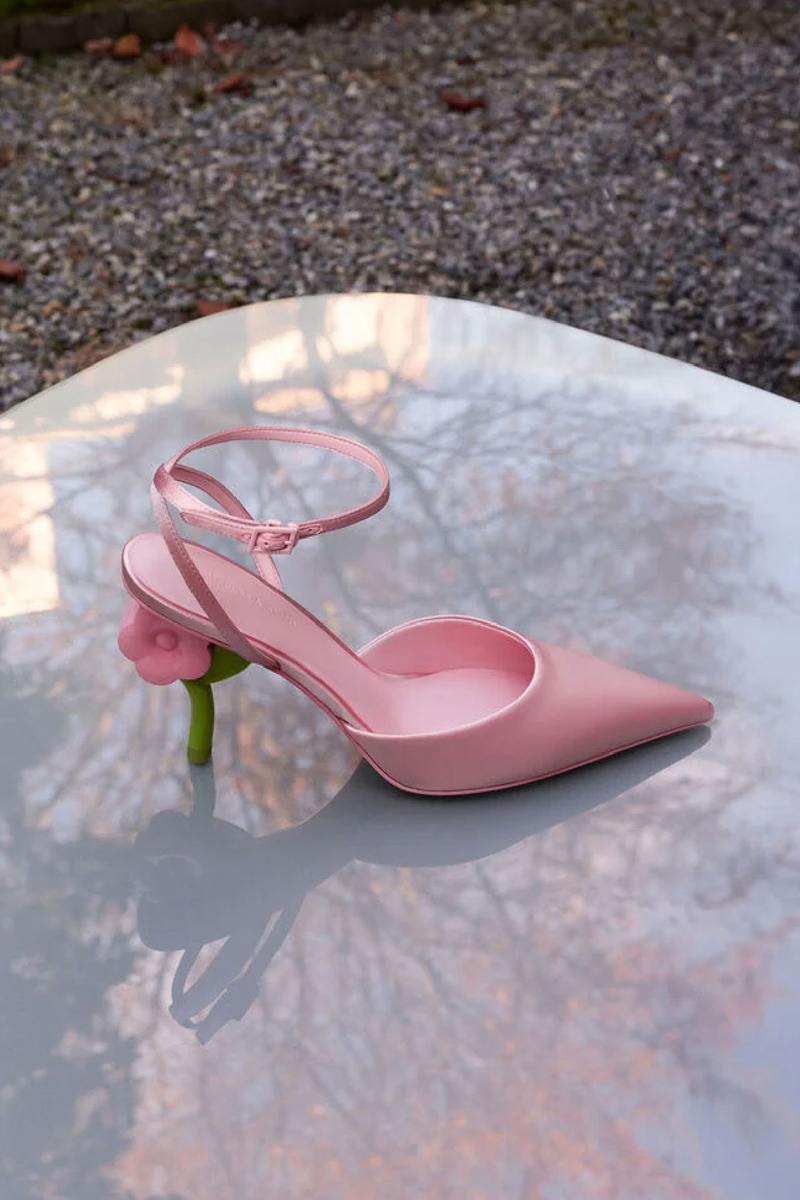 20 พฤษภาคม วันส้นสูงแห่งชาติ (National High Heel Day) 2026